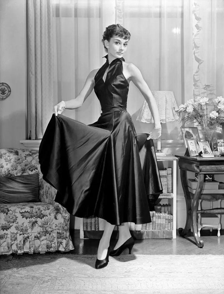 Audrey Hepburn Black Dress For Sunday Pictorial Black Shor Prom Dress