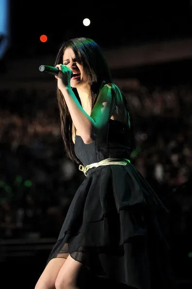 Black Selena Gomez Chiffon Off The Shoulder Dress Golden Belt Prom Celebrity Evening Dress Jingle Ball