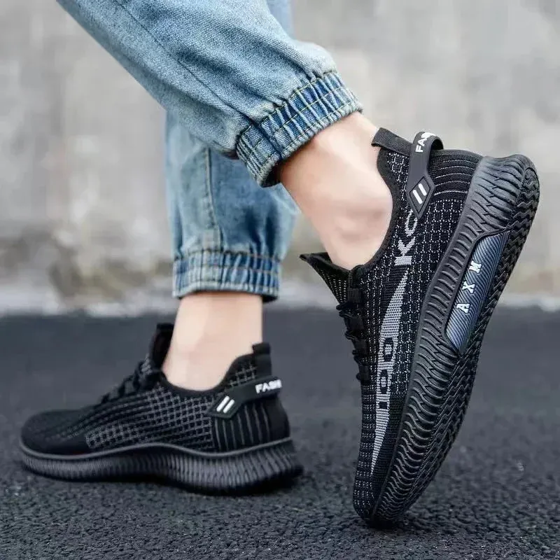 Breathable Mesh Men's Sports Shoes for Summer 2024