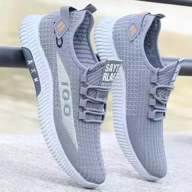 Breathable Mesh Men's Sports Shoes for Summer 2024