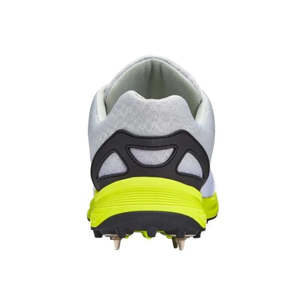 GM Original junior spiked cricket shoe