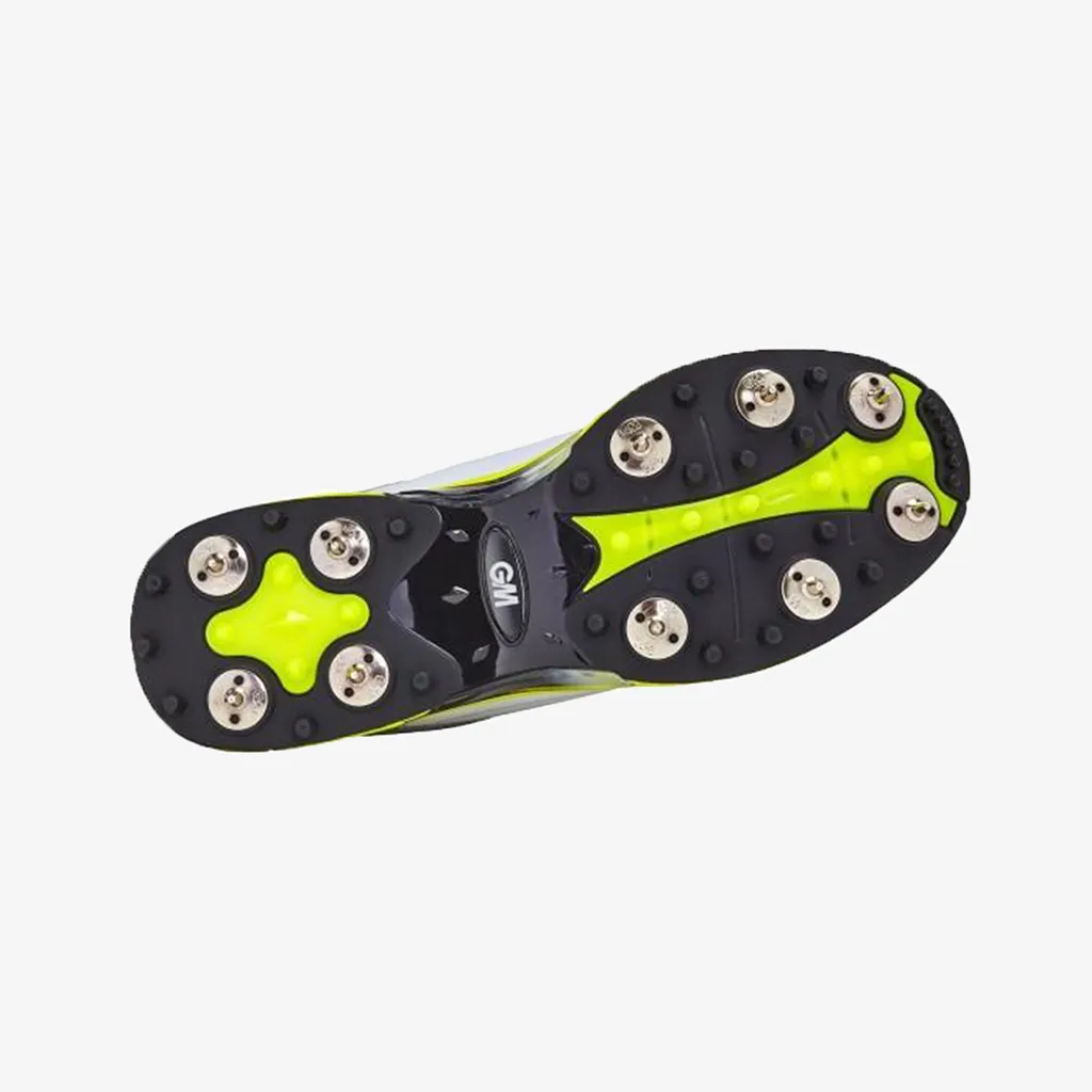 GM Original junior spiked cricket shoe