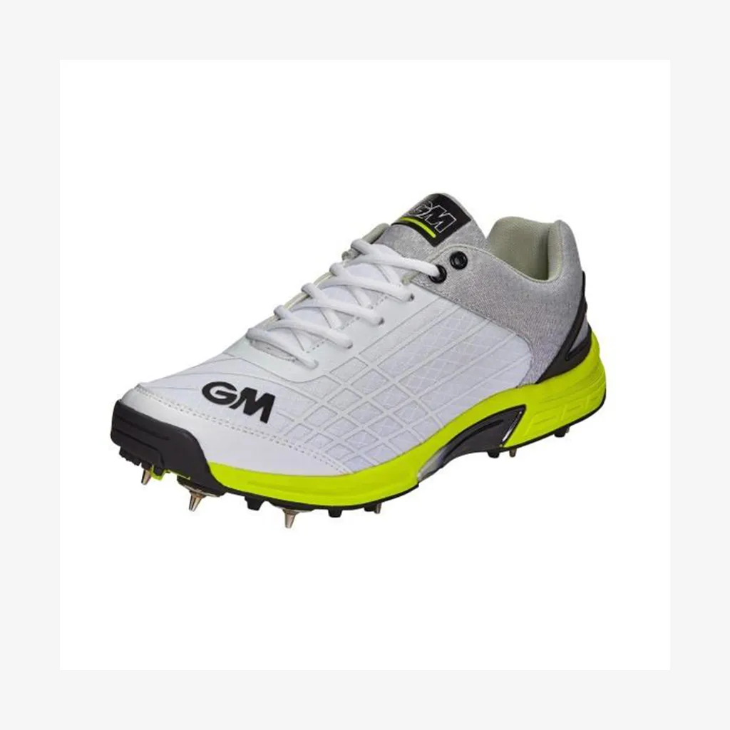 GM Original junior spiked cricket shoe