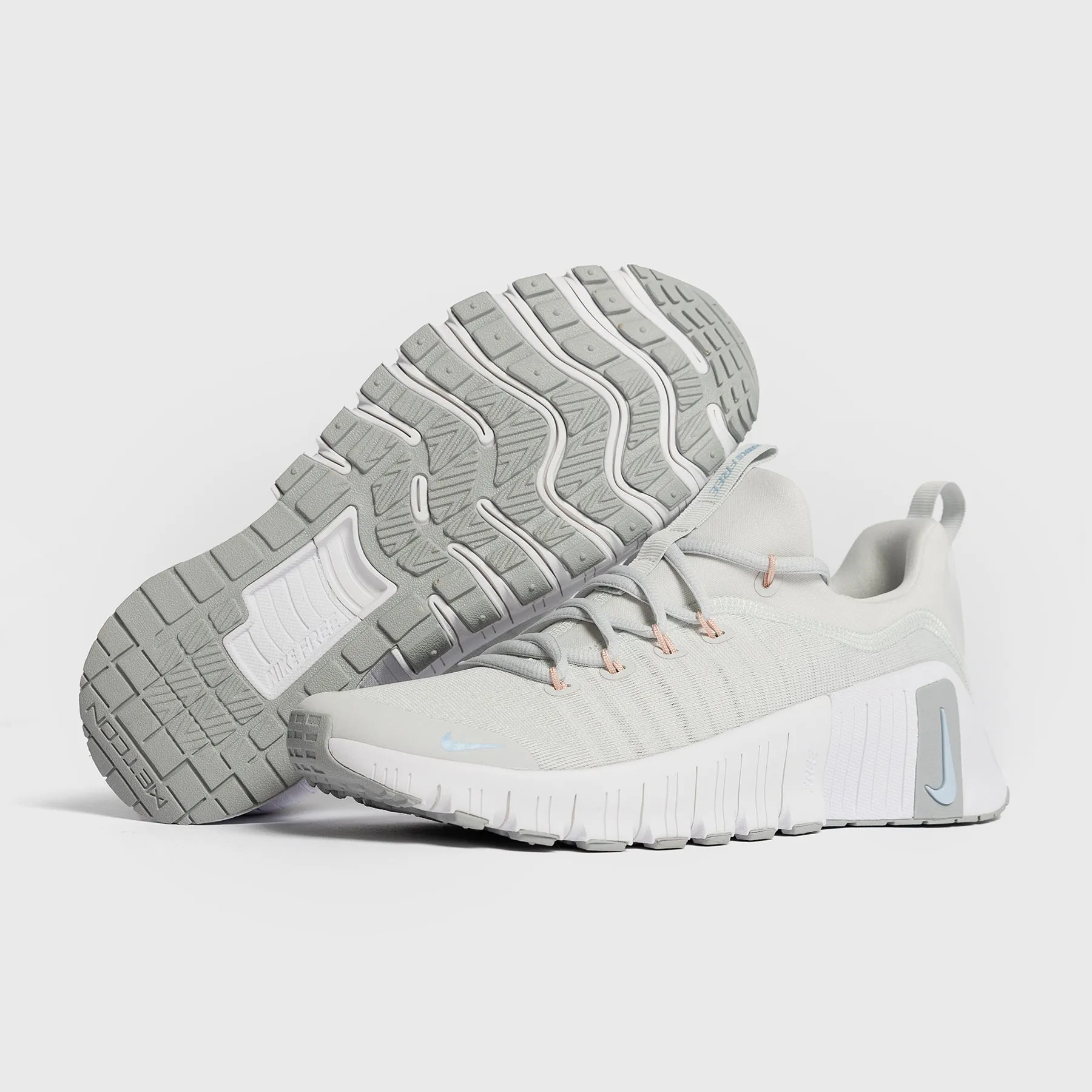 Nike - Free Metcon 6 Women's Training Shoes - PHOTON DUST/METALLIC SILVER