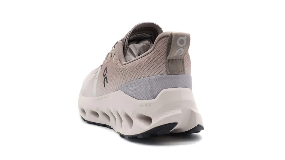 On CLOUDSURFER TRAIL WATERPROOF W DESERT/WOLF