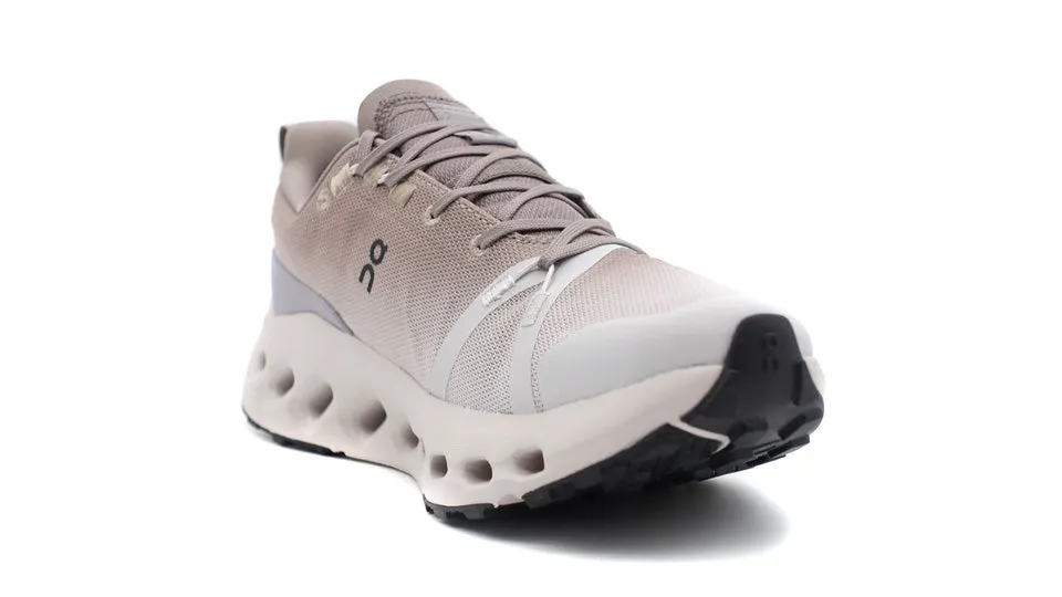 On CLOUDSURFER TRAIL WATERPROOF W DESERT/WOLF