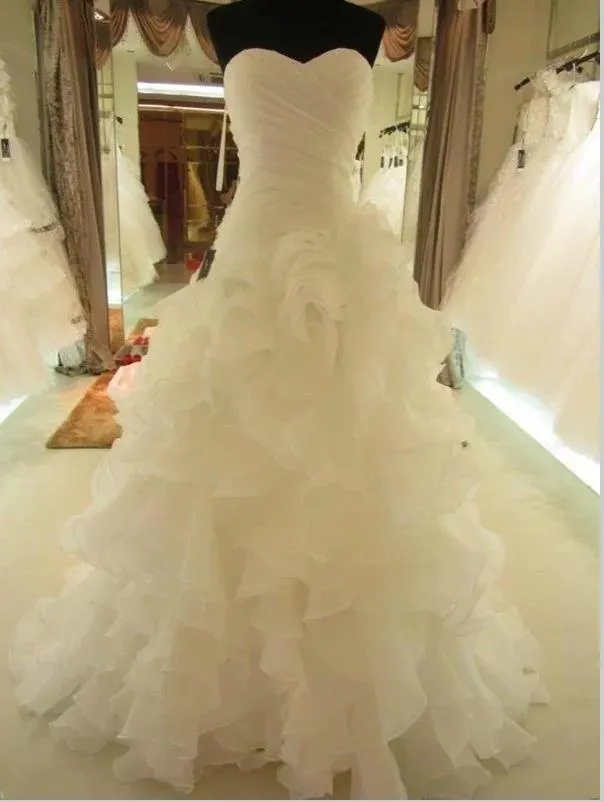 Organza Ruffles Sweetheart Wedding Dresses,Sleeveless Court Train Ball Gown