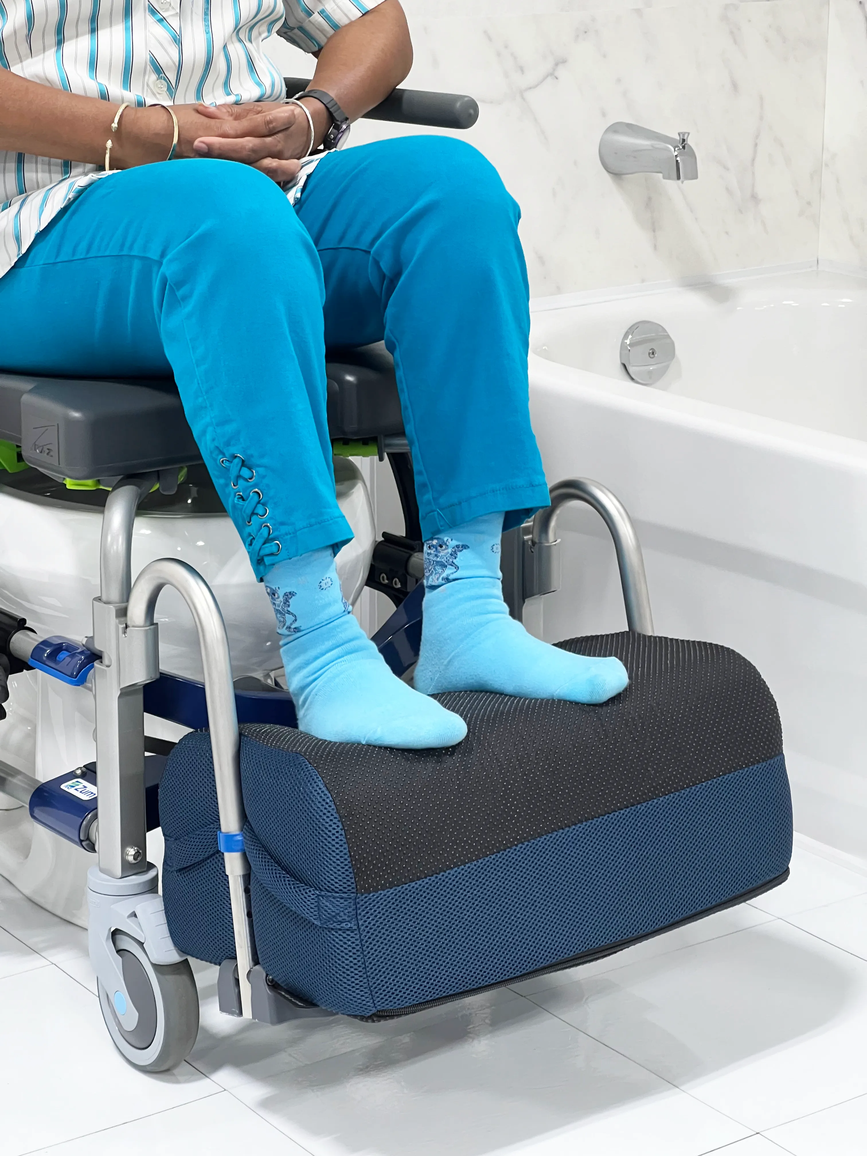 The Püllow™ Mobile Commode Step Stool