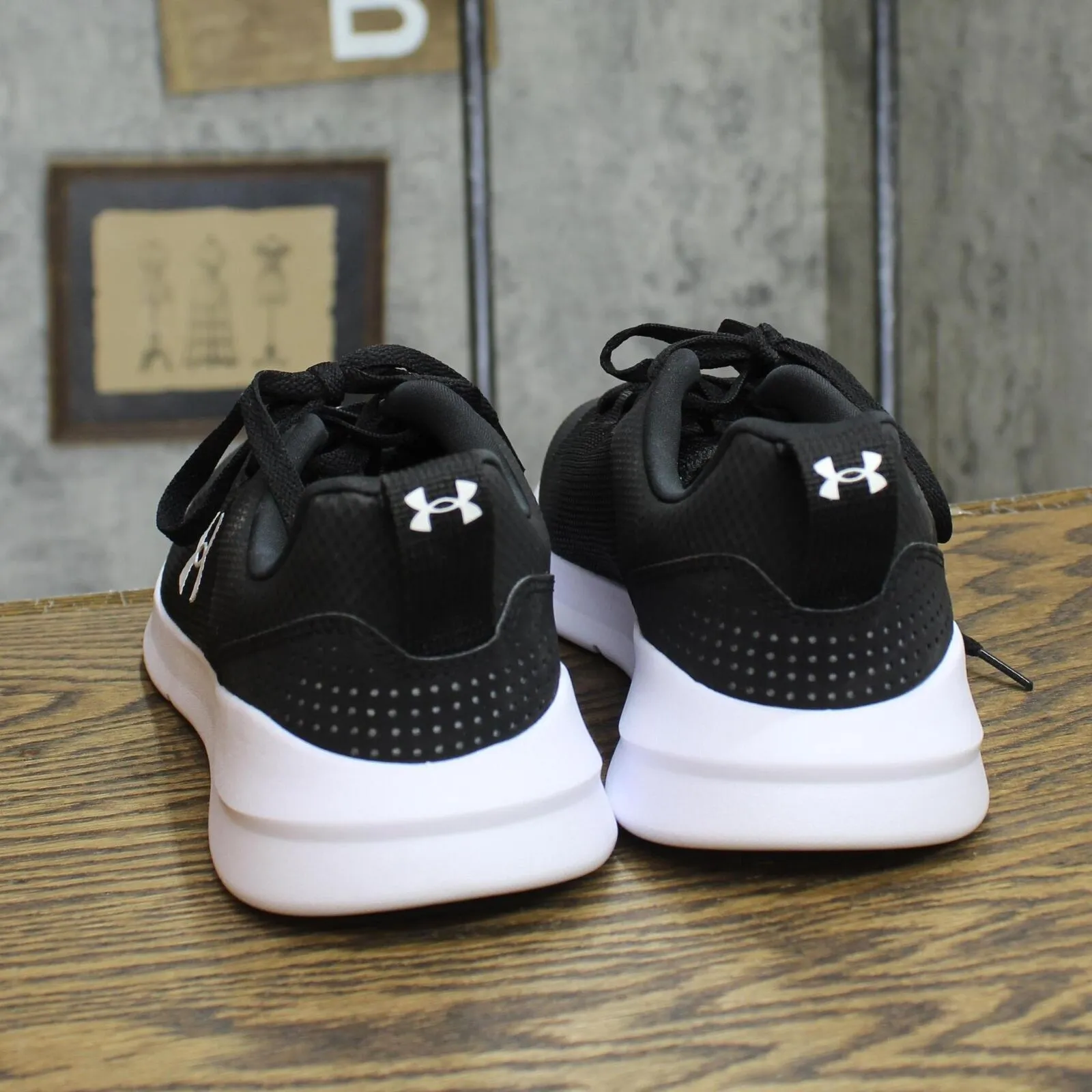 Under Armour Essential Womens Training Sneakers Shoes Black / White 9.5W