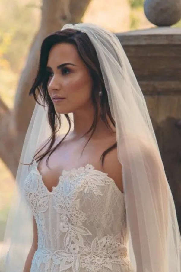 White Demi Lovato Bridal Gown Lace Wedding Strapless Layered Celebrity Dress Replica