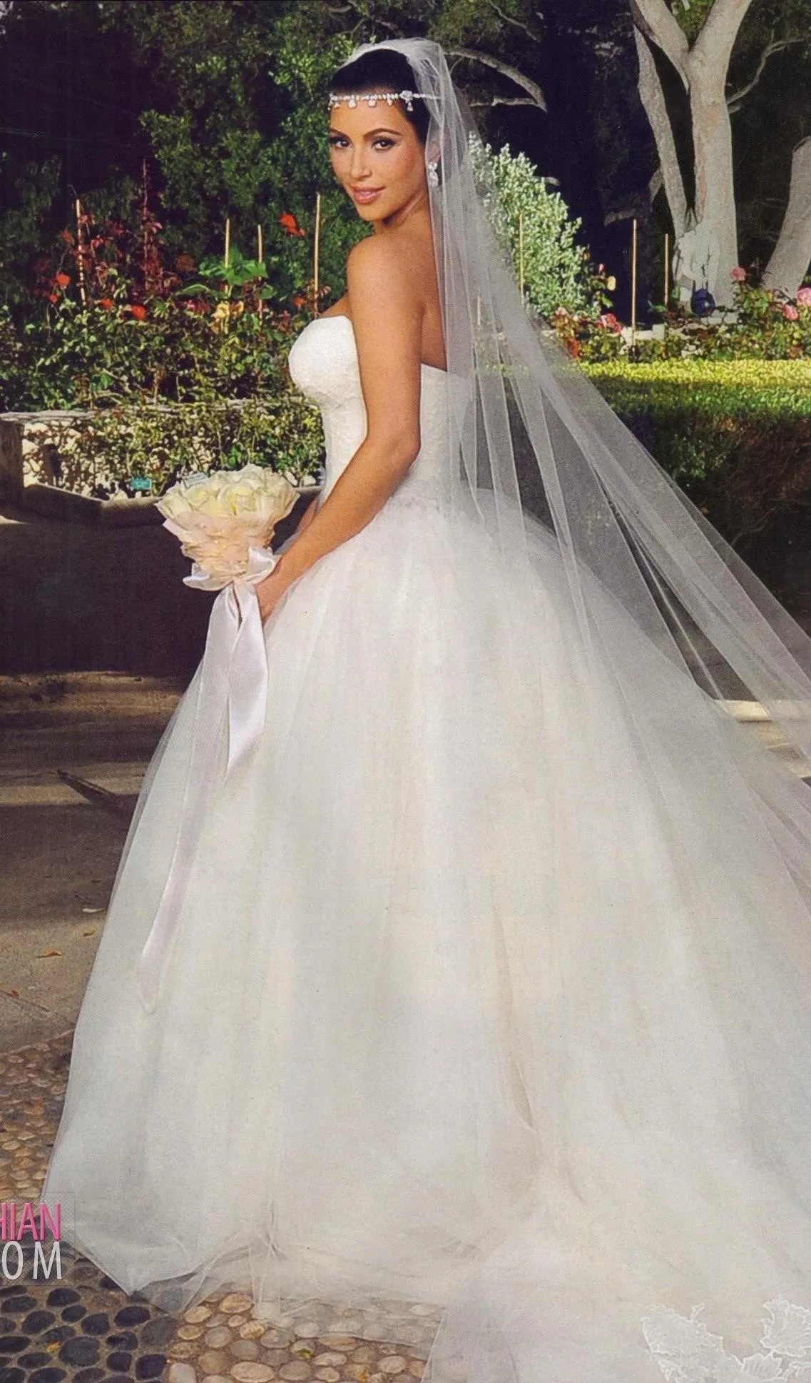 White Kim Kardashian Sexy Corset Dress Strapless Wedding Dress Celebrity Bridal Gown Dress